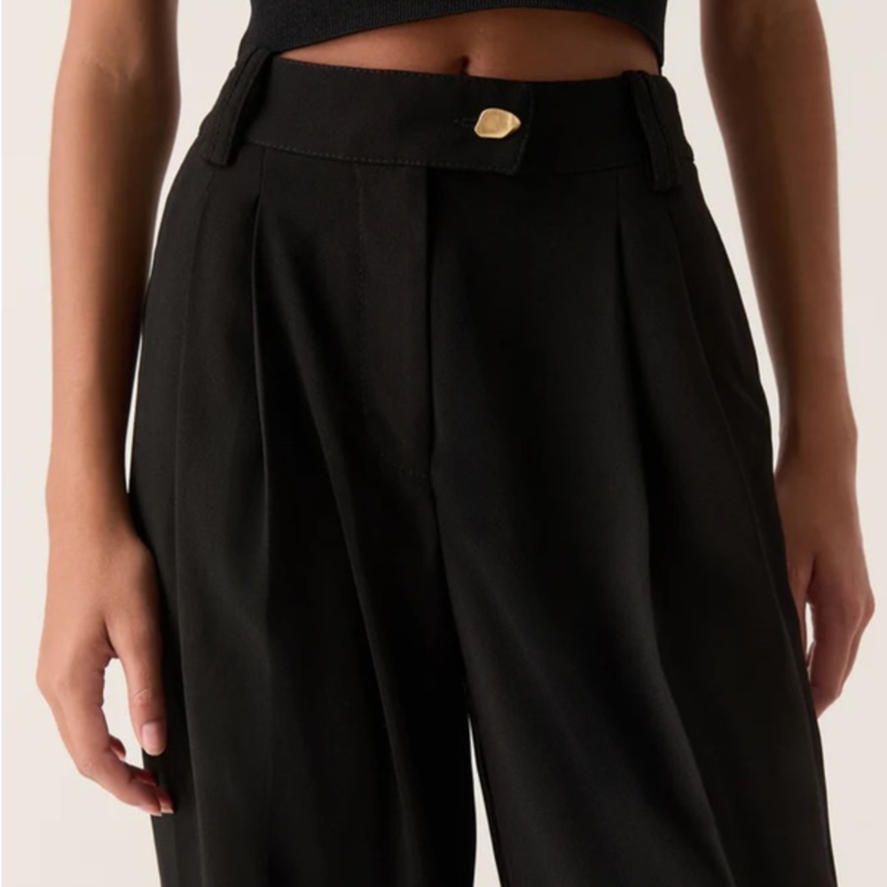 AJE Harlem Pleat Front Black Pants - Picture 3 of 10